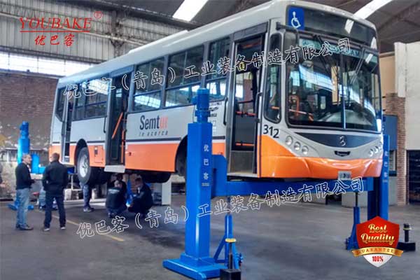 四柱橫梁舉升機